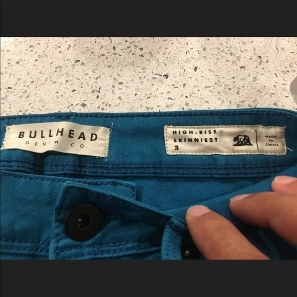 ๐ Bullhead Denim Co. High Rise Jeans - Picture 12 of 16